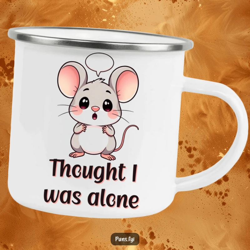 Funny camping mug featuring a surprised kawaii mouse and a speech bubble, ideal for hot beverages during outdoor activities.